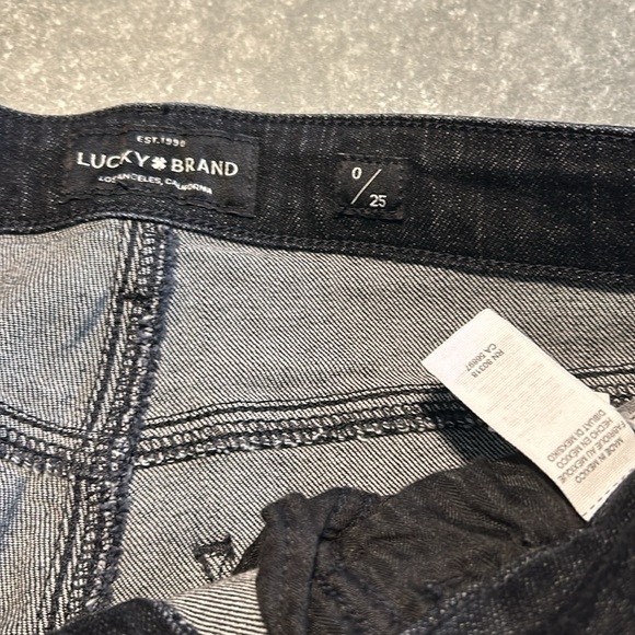 Lucky Brand High Rise Cropped Ruffle Flare Jean Size 0/25 - Picture 6 of 7